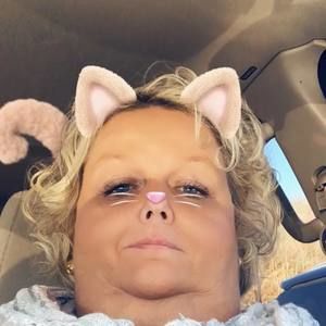 Meet your Posher, Vickie